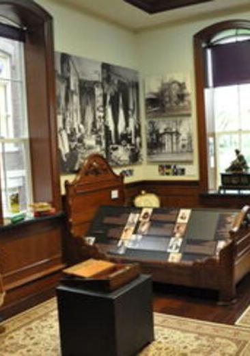 Various memorabilia in the Mark Twain exhibit